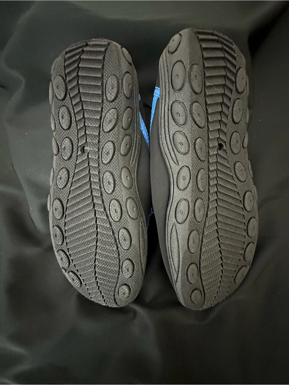 Black & Blue Boys Slip On Water Shoes Sz 6 NWT